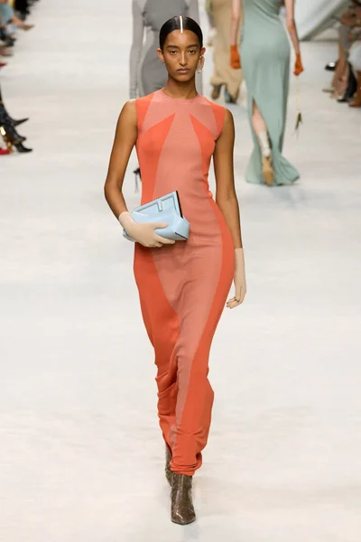 Look 49